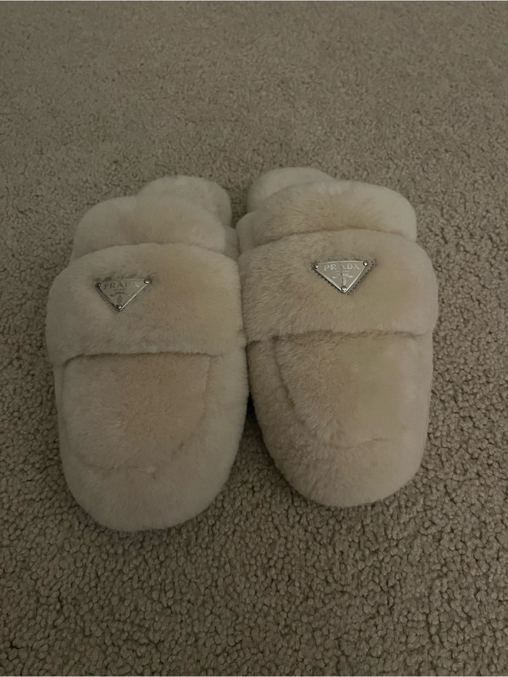 NWOT Authentic with certificate Prada Beige Shearling Logo Slide Slippers